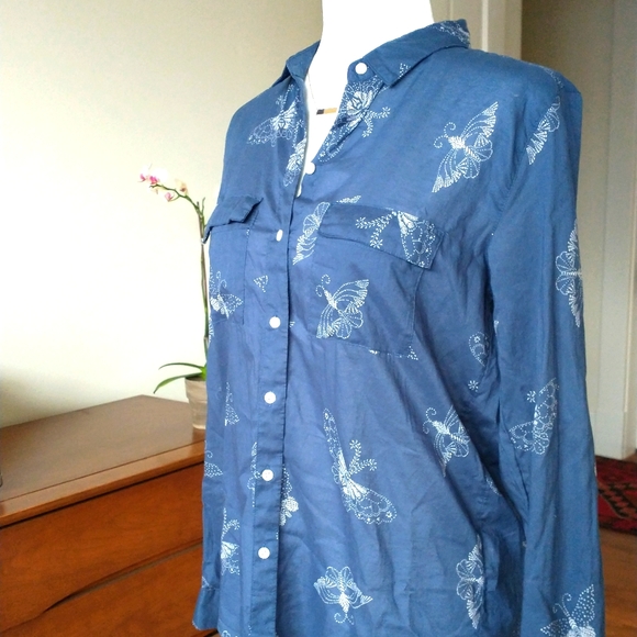 Gap Butterfly Button Down- XS - Picture 3 of 6